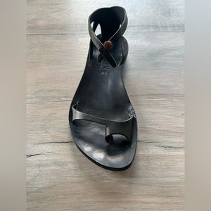 Cydwoq Naked Sandals size 6.5 (36.5)